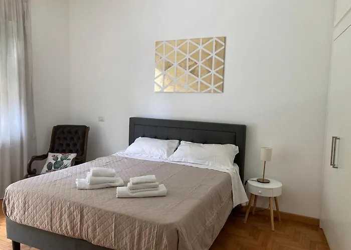 Fairome Apartment 2 Pini
